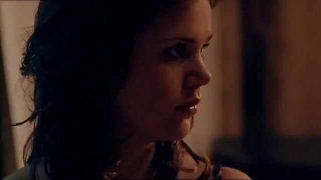 コックに座って金髪milfとのセックスを共有する 女性 用 エロ ビデオ