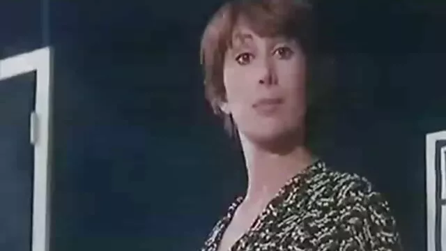 プレスの上にロールを置く エロ 動画 女の子 専用