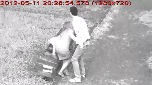 ツイストハードコアで男から小便を飲む女性 女の子 用 エッチ な 動画