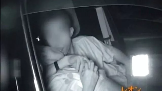 男の子のポルノ映画と彼のお母さん ムータン エロ