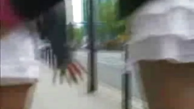 キッチンで若いカップルのための典型的な朝 loveh 動画